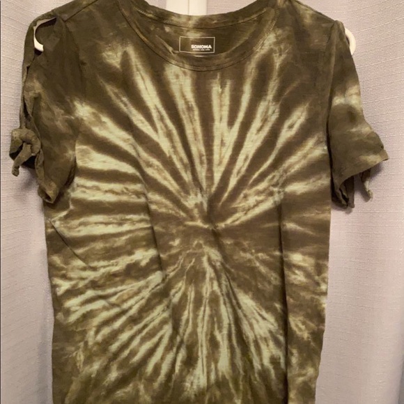 Clothes - Picture 4 of 16